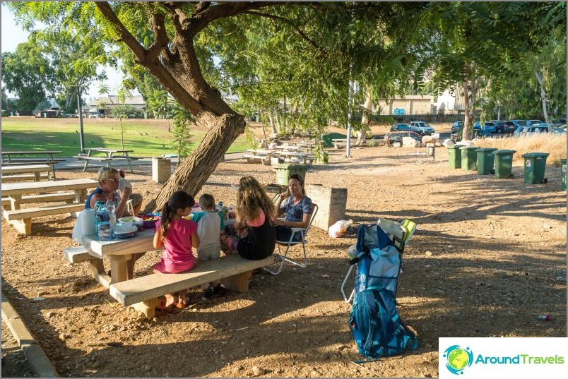 Una volta al mese facciamo un picnic con barbecue, a 10 minuti da casa