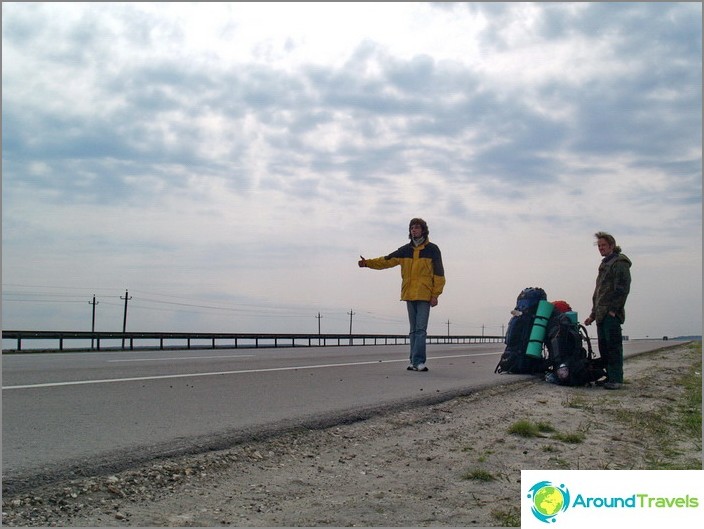 Troje z nas podróżuje autostopem po morzu