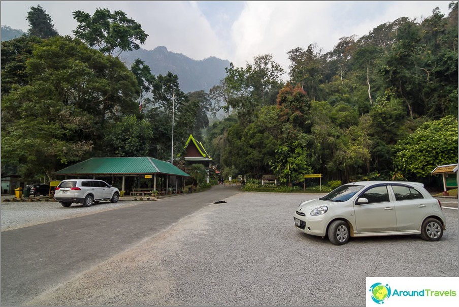 Parking in front of the temple