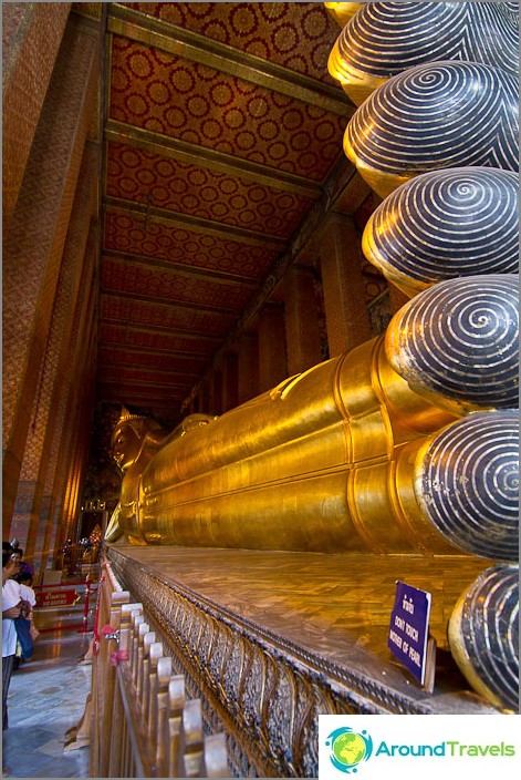 Traditional photo of the reclining Buddha