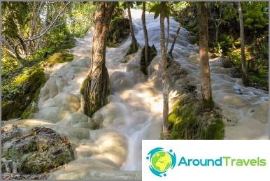 Cascata di Buatong vicino a Chiang Mai - un luogo per picnic e relax