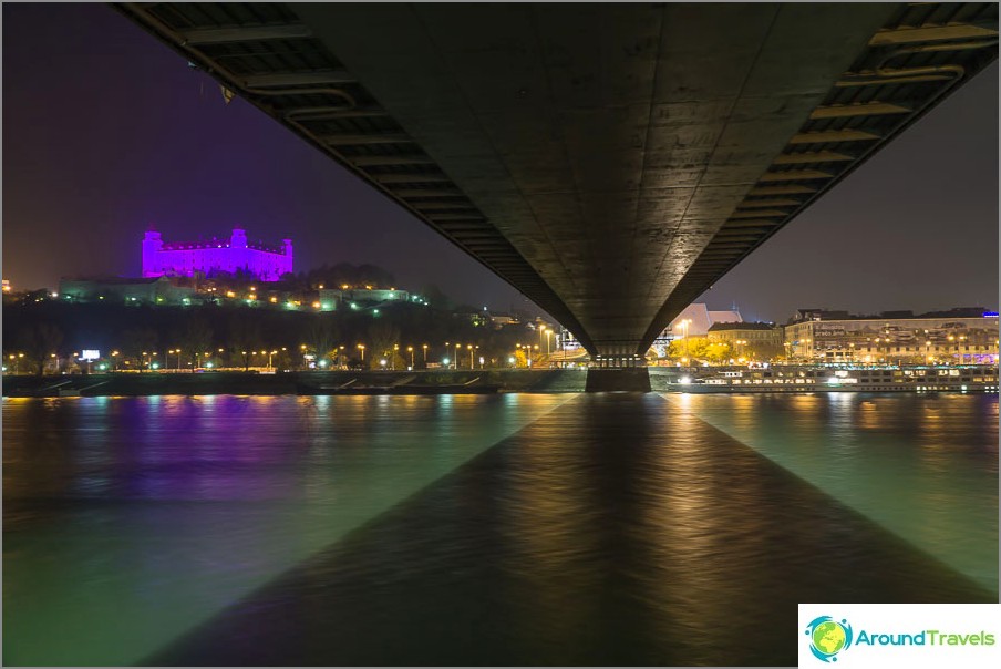 Under the SNP bridge it is no less interesting, including at night