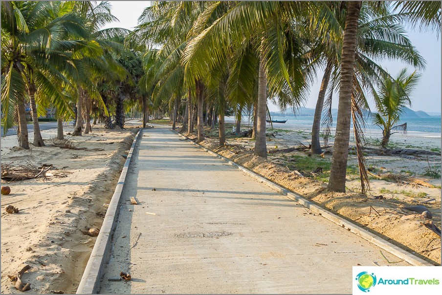Recently, a pedestrian road was built along part of the beach, but the consequences of construction have not yet been removed