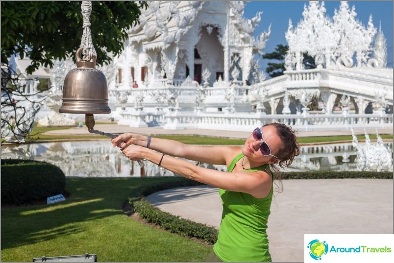 Бял храм на Тайланд (Wat Rong Khun) - красива приказка в плътта