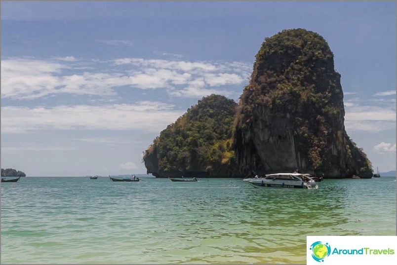 Výhľad z pláže Pranang (polostrov Railay)