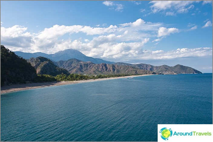 Coasta Ираıralı. Plajele Olympos.