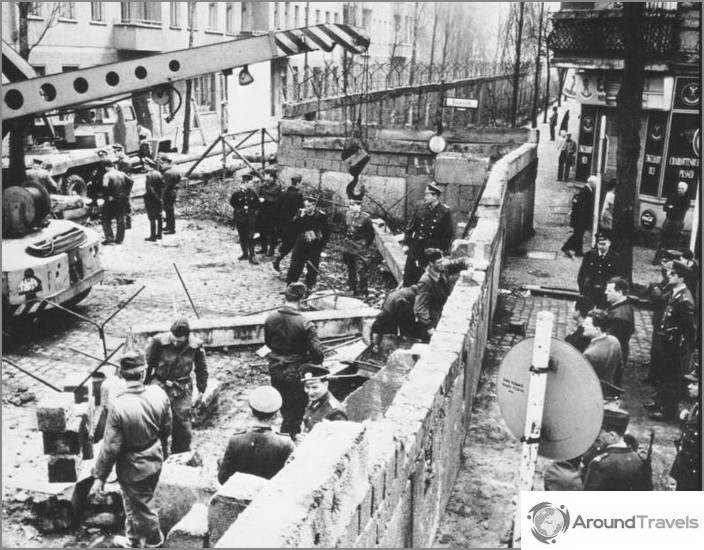 Construction of the Berlin Wall