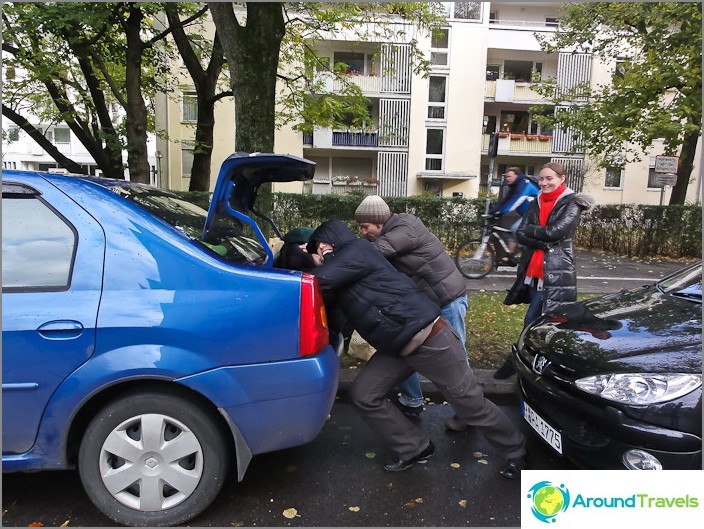 Packing things in Munich - the trunk is not big