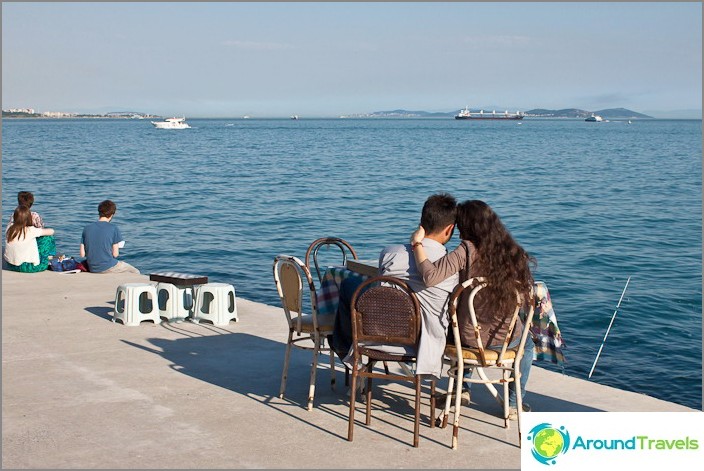 Romantik vid stranden av Marmara havet. Istanbul.