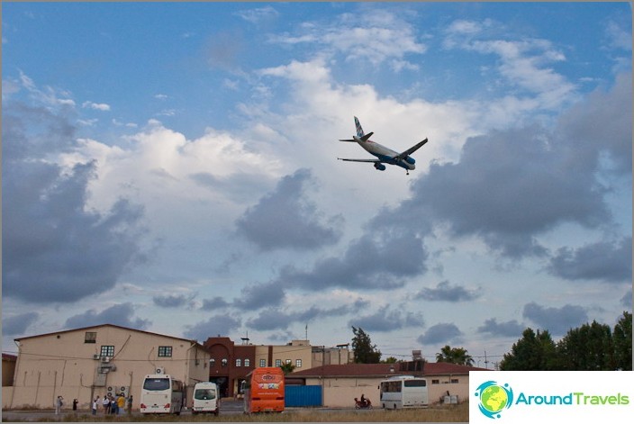 Airplanes over the store. Antalya.