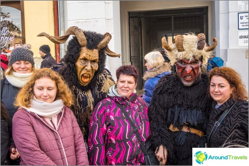 Devils messuilla. Ja heillä on kilpailu, joka on viileämpi