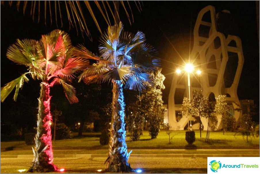 At night you will see a completely different Batumi, bright and noisy