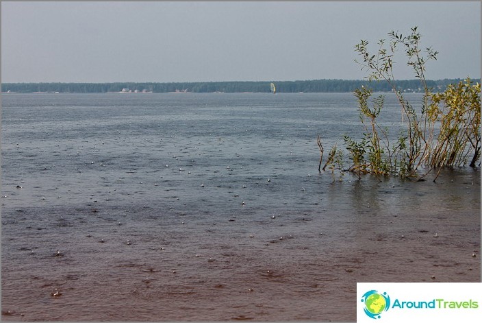 Downpour on Lake Volgo.