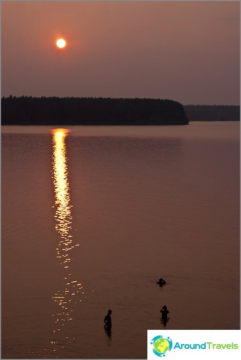 Puesta de sol. Lago Volgo